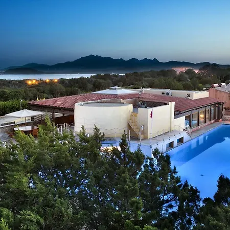 レジデンツァ カプリチョーリ 4*