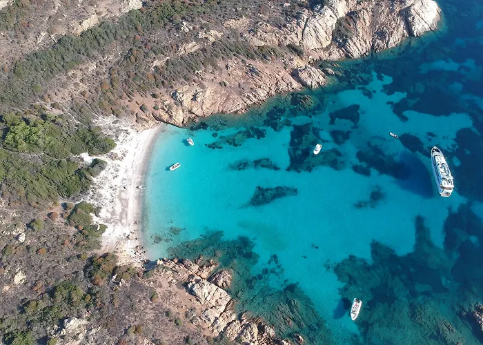 Residenza Capriccioli מלון דירות 4*