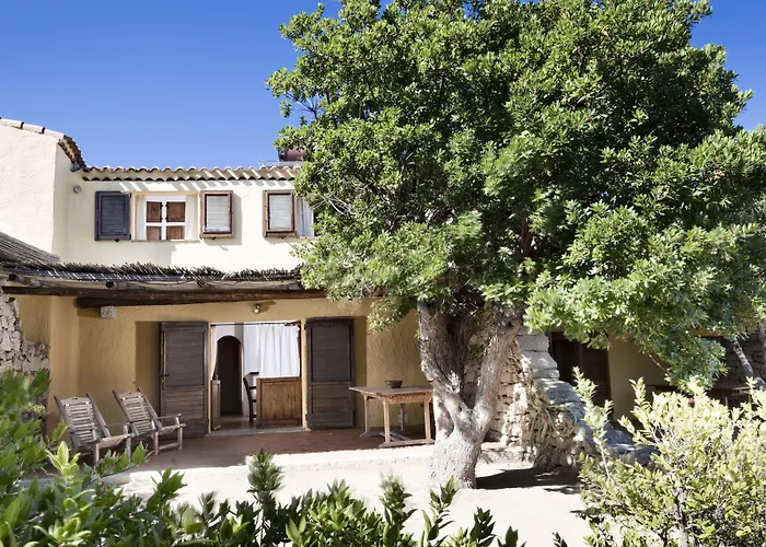 Residenza Capriccioli מלון דירות 4*