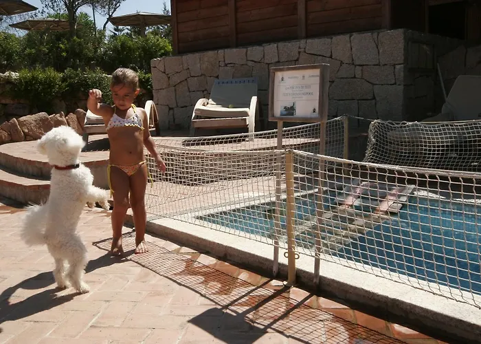 Residenza Capriccioli מלון דירות